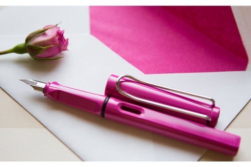 Перьевая ручка Lamy Safari Pink