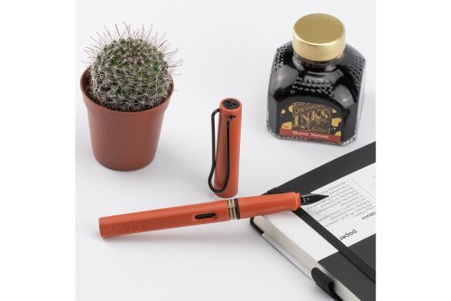 Перьевая ручка Lamy Safari Terra Red Special Edition 2021 перо F