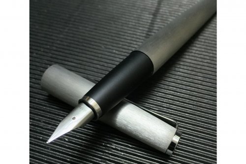 Перьевая ручка Lamy Studio Brushed Steel перо F