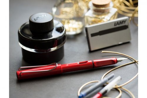 Перьевая ручка Lamy Safari Red перо M